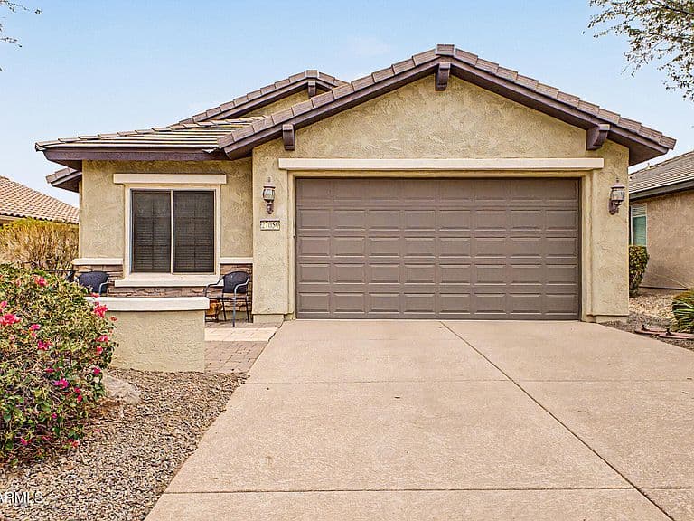 27050 W TONOPAH Drive photo 2