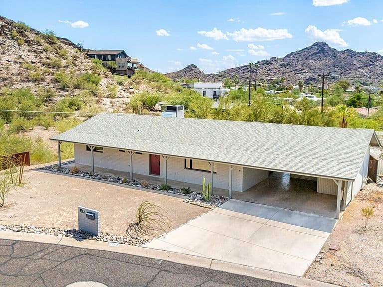 1743 E CINNABAR Avenue photo 4
