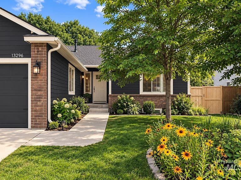 13926 W Cortina Ct photo 2