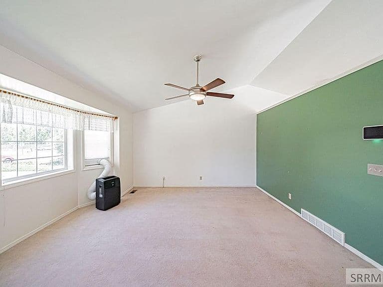 3854 E 12 N photo 5