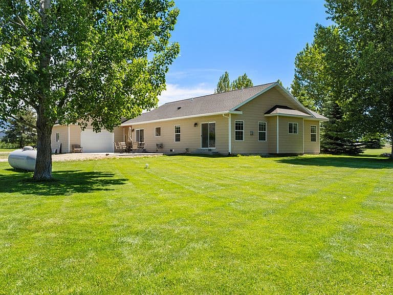 588 Willow Creek Rd photo 5