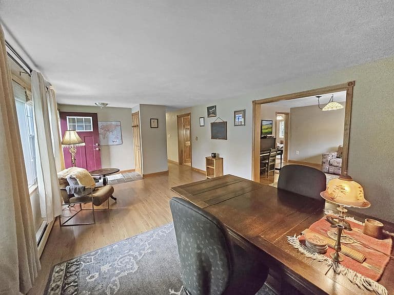 7 Laverne Drive photo 4