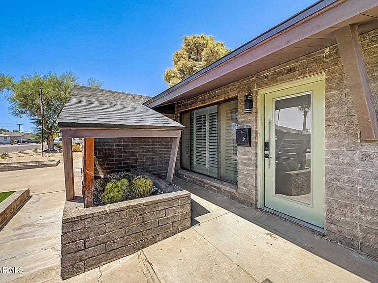 8326 E HUBBELL Street photo 5