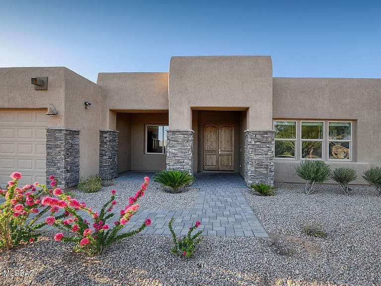 2583 E Reata Ridge Pl photo 2