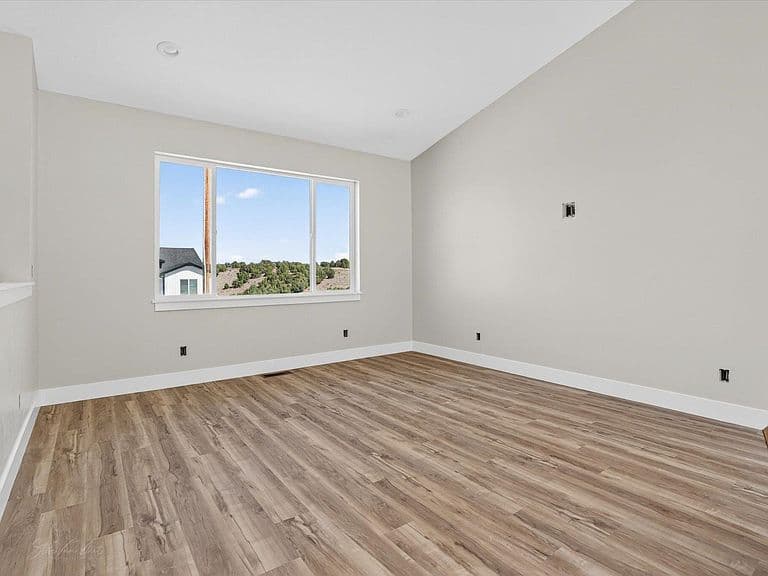 520 Vista Dr photo 4