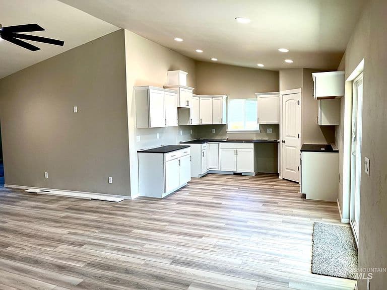 1115 Meadow Lake Loop photo 4