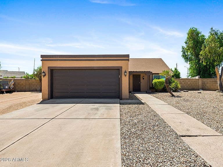 10601 N 72nd Avenue photo 4