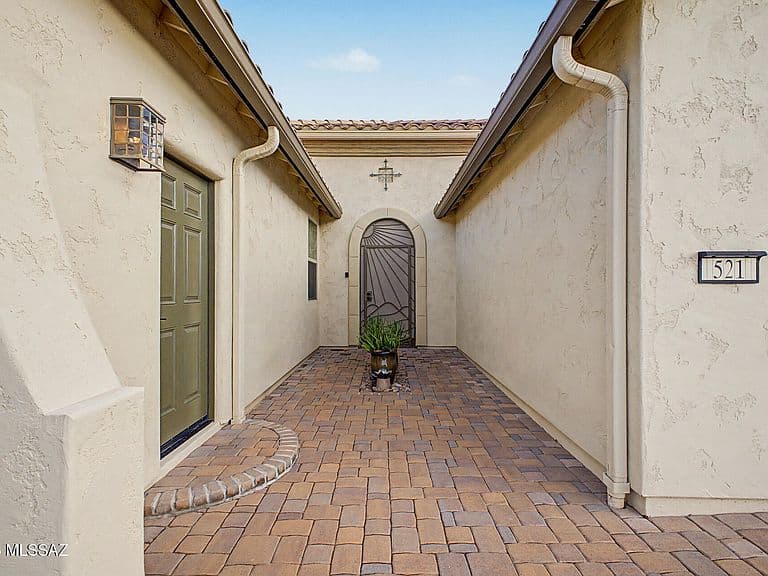 521 N Easter Lily Ln photo 2