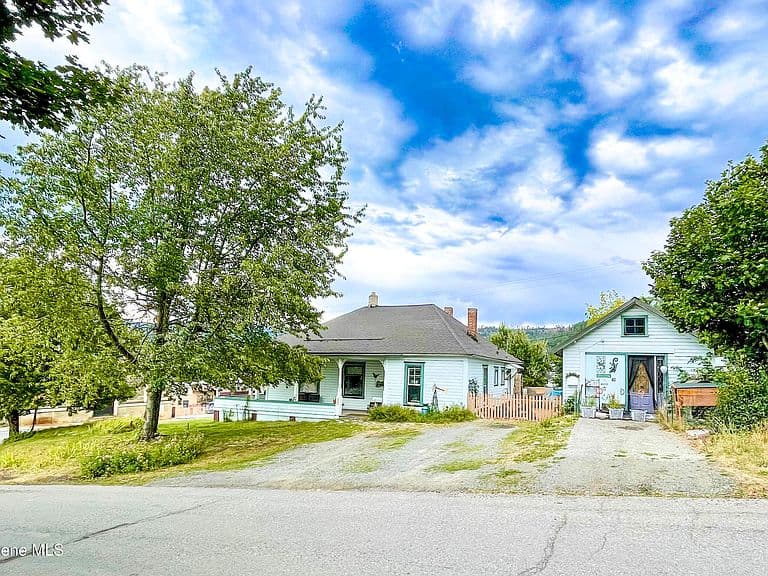 427 W College Ave photo 4