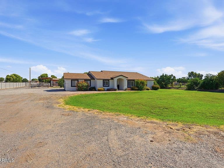 2830 E RYAN Road photo 3