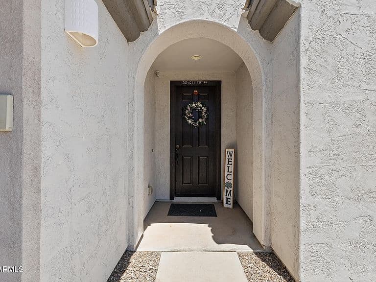 25958 W Deer Valley Road photo 5