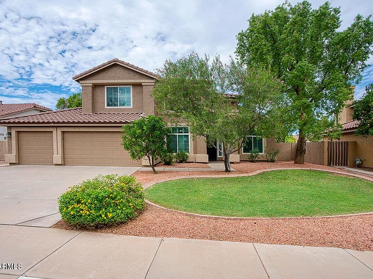 672 W SAN REMO Court photo 1