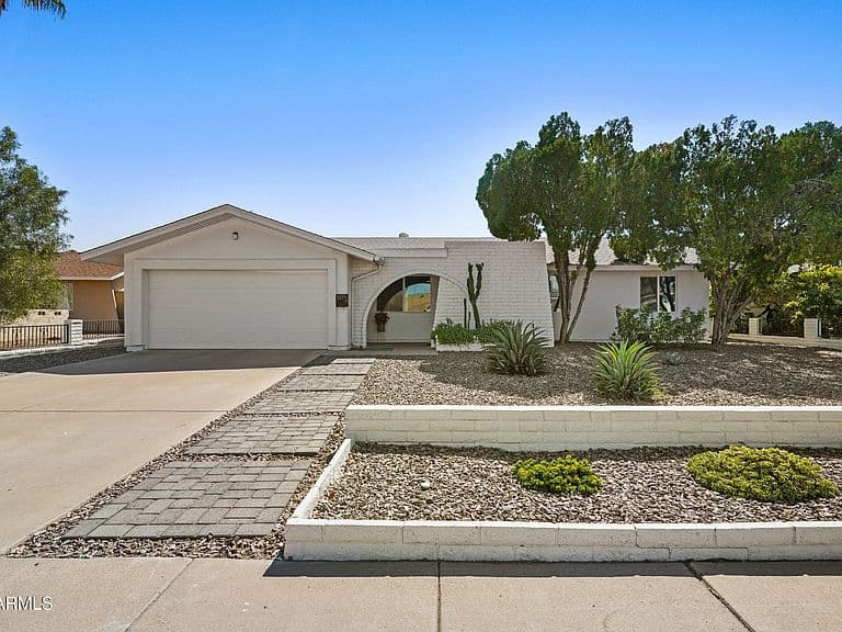 1135 E BELL DE MAR Drive photo 1