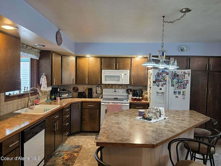 604 W Cameron Ave photo 5