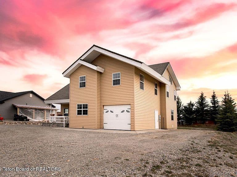 48 Brushwood Dr photo 3