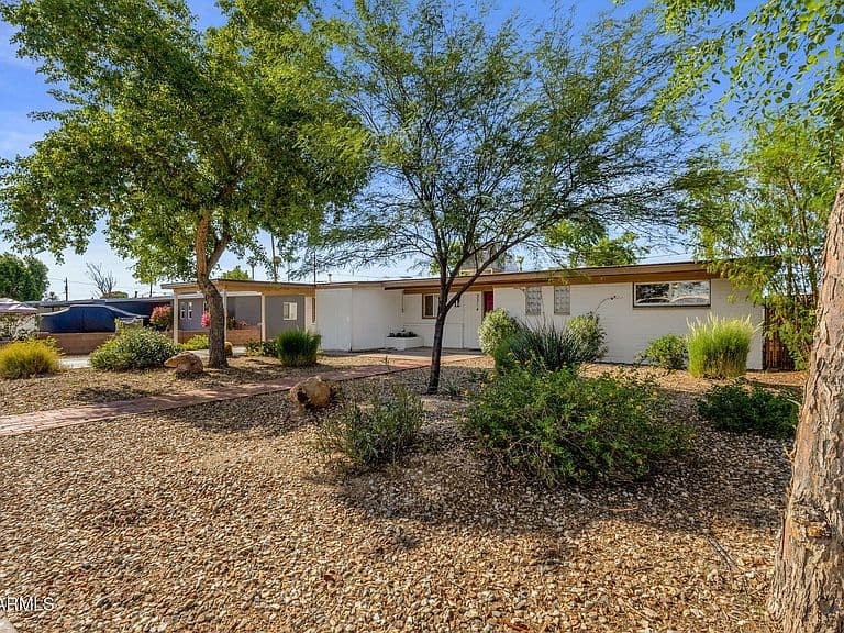 3314 E HOLLY Street photo 3