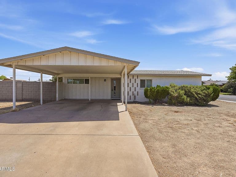 5630 W WILSHIRE Drive photo 4
