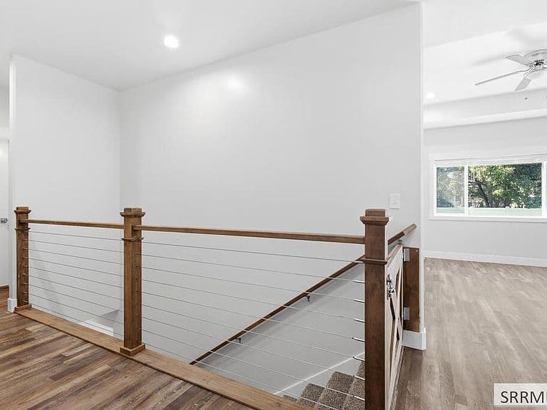 163 Handcart Dr photo 4