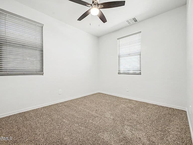 11531 E ULYSSES Avenue photo 4