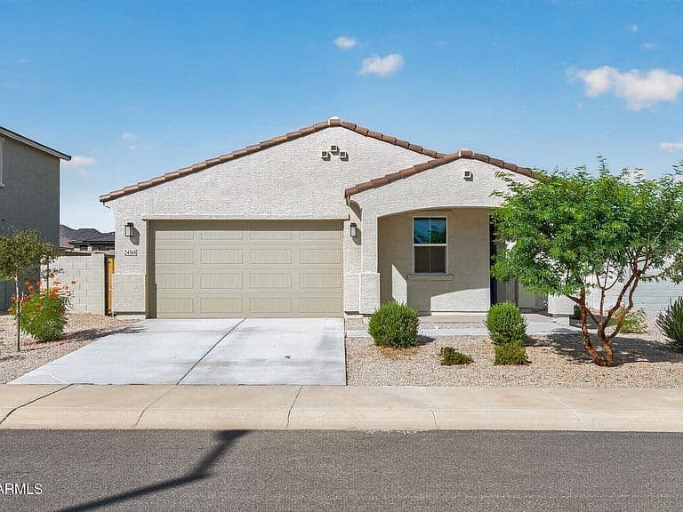 24568 W HILTON Avenue photo 1