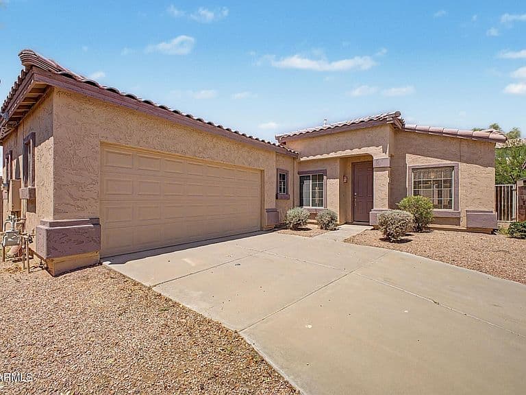 2606 E LA COSTA Drive photo 2