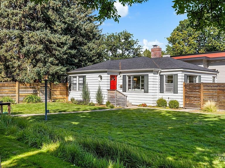 1516 W Williams St photo 1