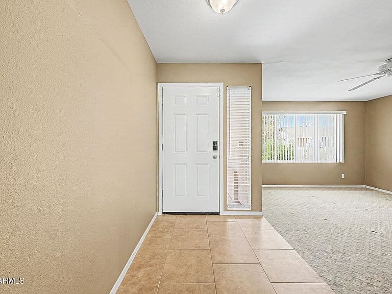 1048 W NIDO Avenue photo 3