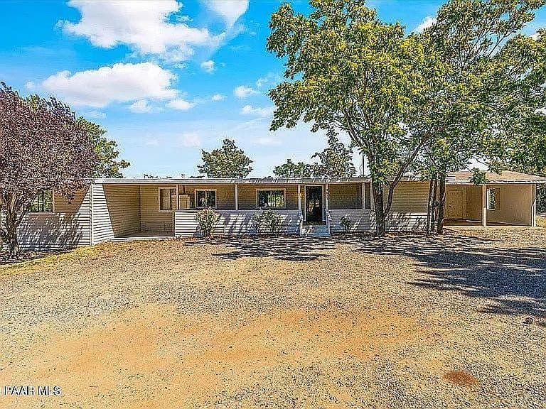 9675 S Sunset Dr photo 2