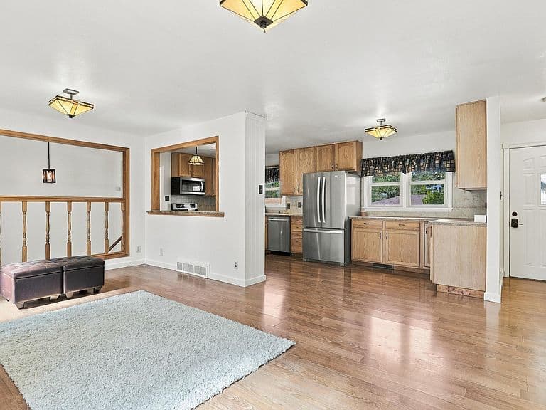 1101 Alpine Dr photo 4