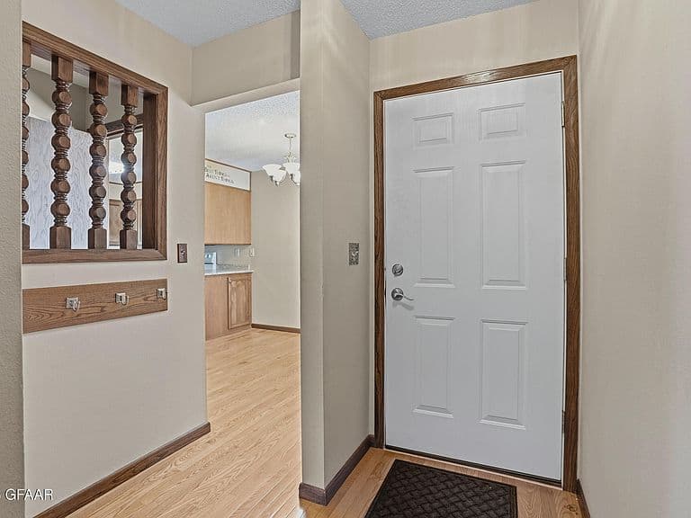 3207 Cherry Lynn Dr photo 3