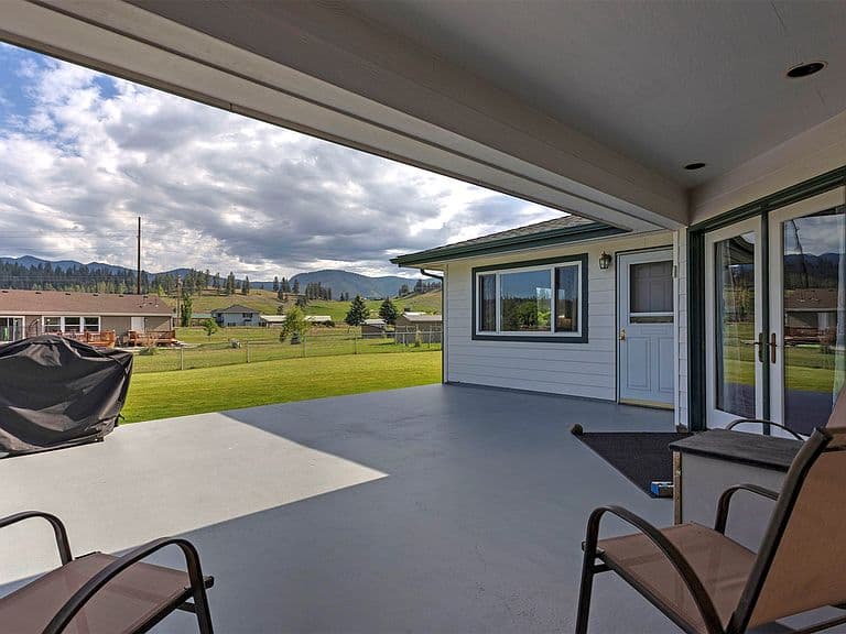 23588 Mullan Rd photo 2