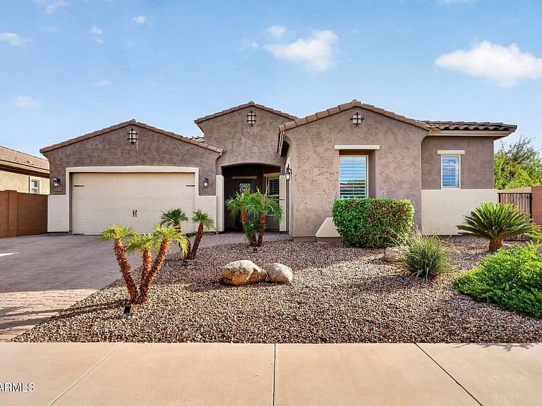2451 E BELLERIVE Drive photo 2