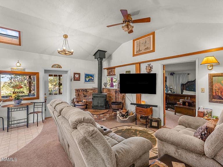 220 Lake View Dr photo 3