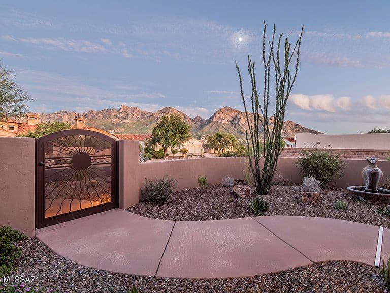 10873 N Pusch Ridge View Pl photo 5