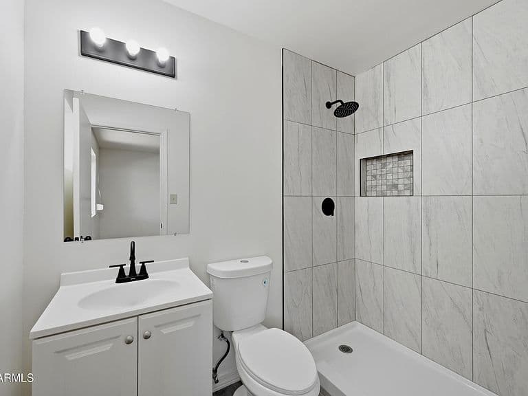 3537 W CHARLESTON Avenue photo 3
