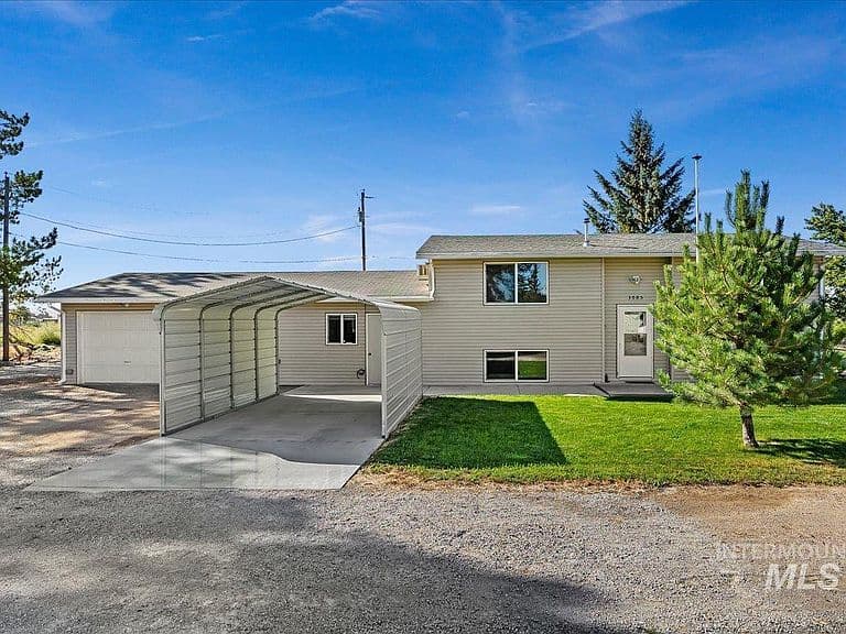 3085 Dickson Ave photo 1