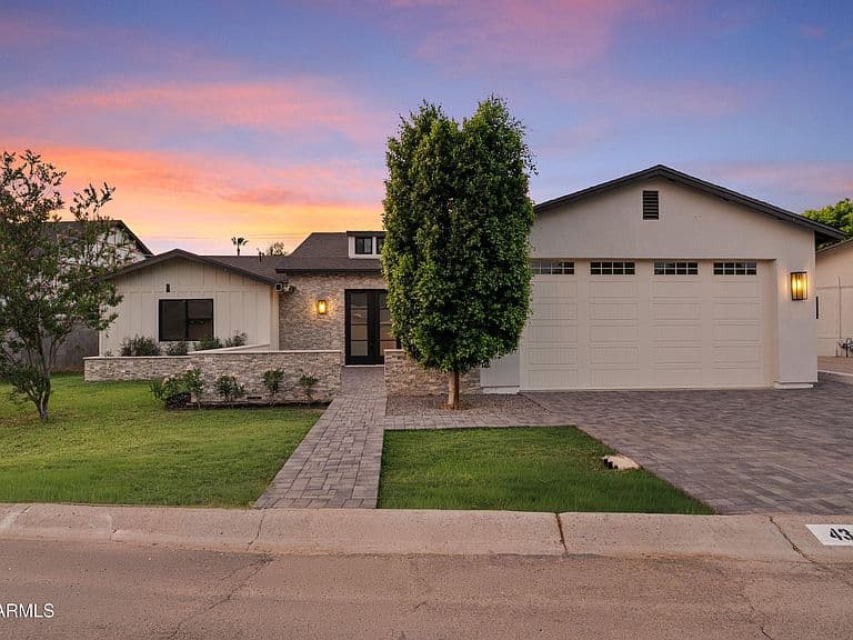 4348 E MITCHELL Drive photo 1