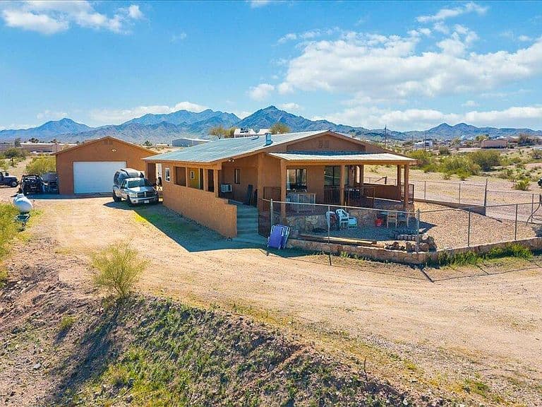 7848 N Seely Dr photo 2