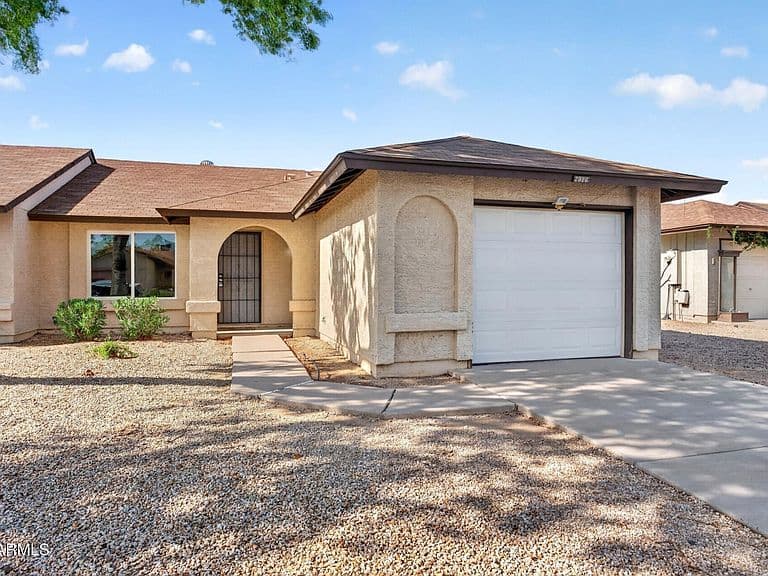 2926 E ISABELLA Avenue photo 5