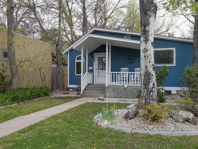 1126 Alger Ave photo 1