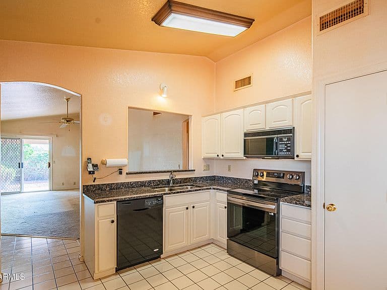 10501 W YUKON Drive photo 4