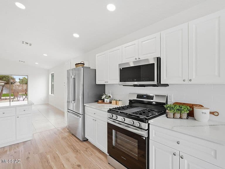 9035 N Mexican Sage Pl photo 2