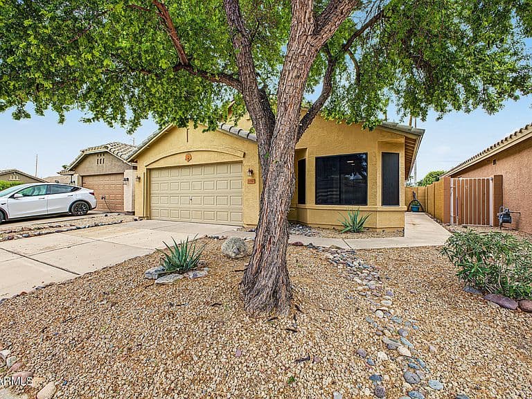 3357 E BLACKHAWK Drive photo 3