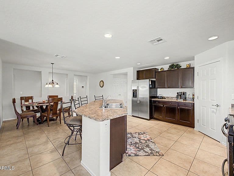 2315 N DAISY Drive photo 3