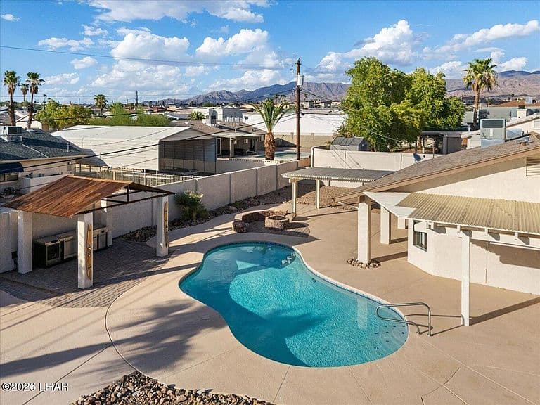 3181 Rocking Horse Dr photo 2