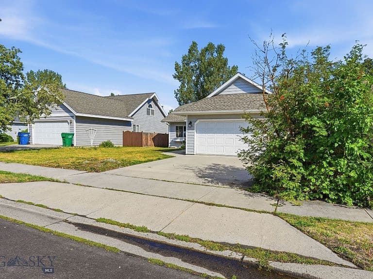 2603 Daffodil St photo 3