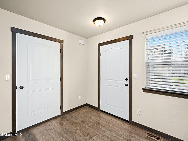 1425 E Seleta Ln photo 4