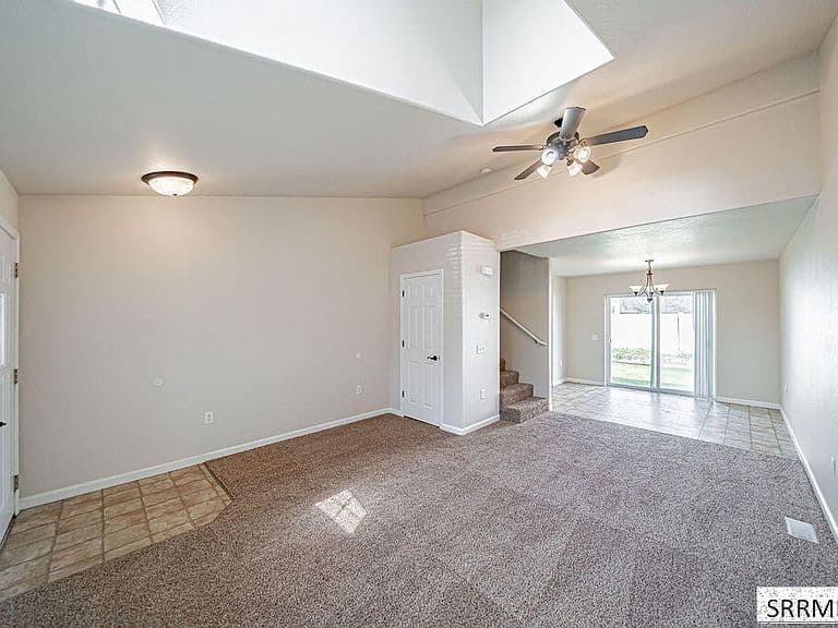 1557 Bullpen Way photo 5