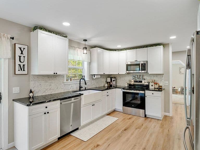 1419 Cambridge Road photo 3