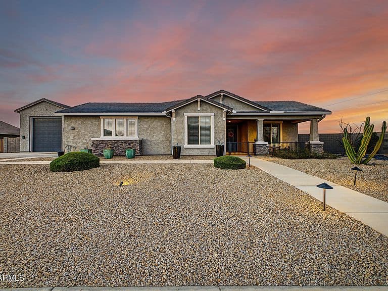 2024 E EUCALYPTUS Lane photo 1